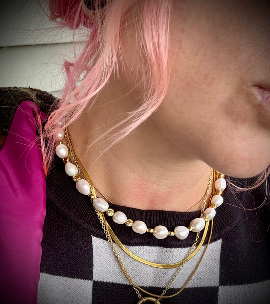 Gold Smiley Pearl Dopamine Necklace